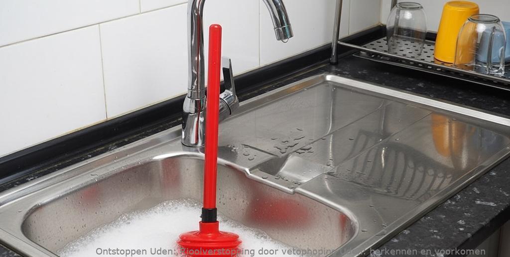 Rioolverstopping door vetophoping Uden: herkennen en voorkomen